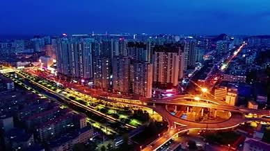航拍辽宁丹东城市夜景视频的预览图